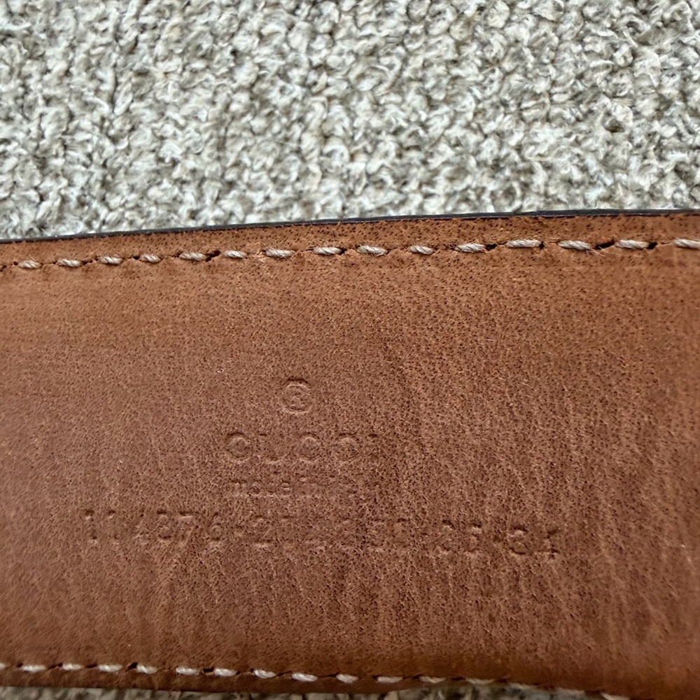 Gucci Tan Leather Belt with Gold Emblem - Picture 8 of 11